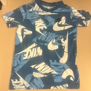 Boys size xs Nike T-shirt
